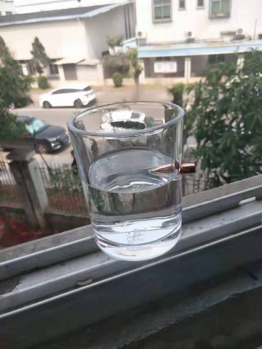 Gelas Wiski dengan Peluru .308 Tertanam, Peralatan Gelas Buatan Tangan, Gelas Tembak, Penggunaan di Rumah, Gelas Tiup Tangan