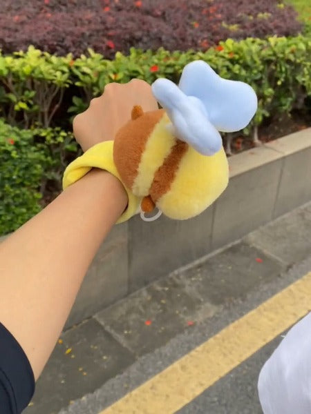 Boneka cincin jepret lebah kecil mainan mewah lucu tarik tali akan bergerak mainan cincin tepuk boneka pergelangan tangan hadiah pelajar