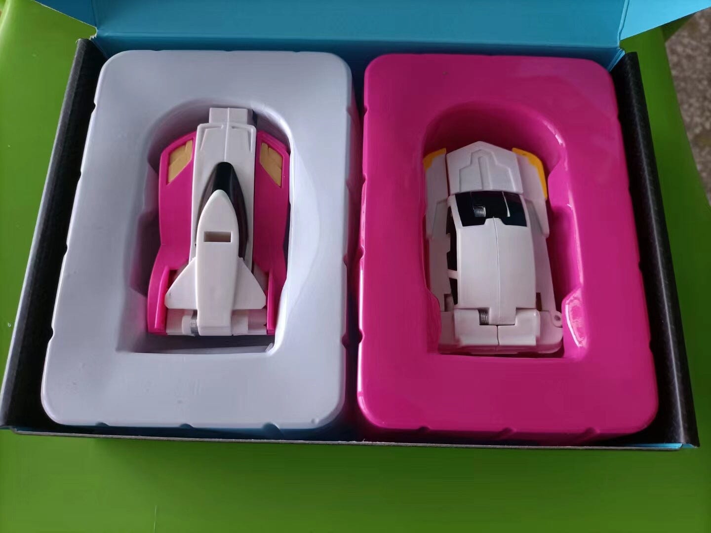 Mobil Mainan Anak-Anak Kombinasi Mobil Unicorn Pegasus Sayap Langit Ajaib Tabrakan Hisap Magnetik Deformasi Orangtua-Anak