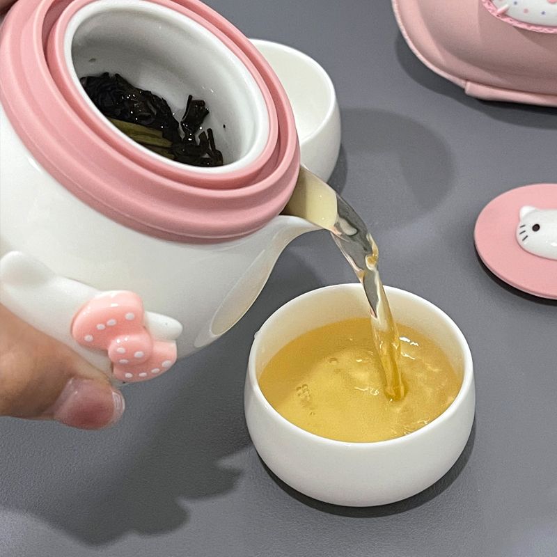 Set Teh Hellokitty Teko PA Kecil Set Teh Portabel Travel Kartun Teko Lucu Cocok untuk Hadiah Anak Perempuan