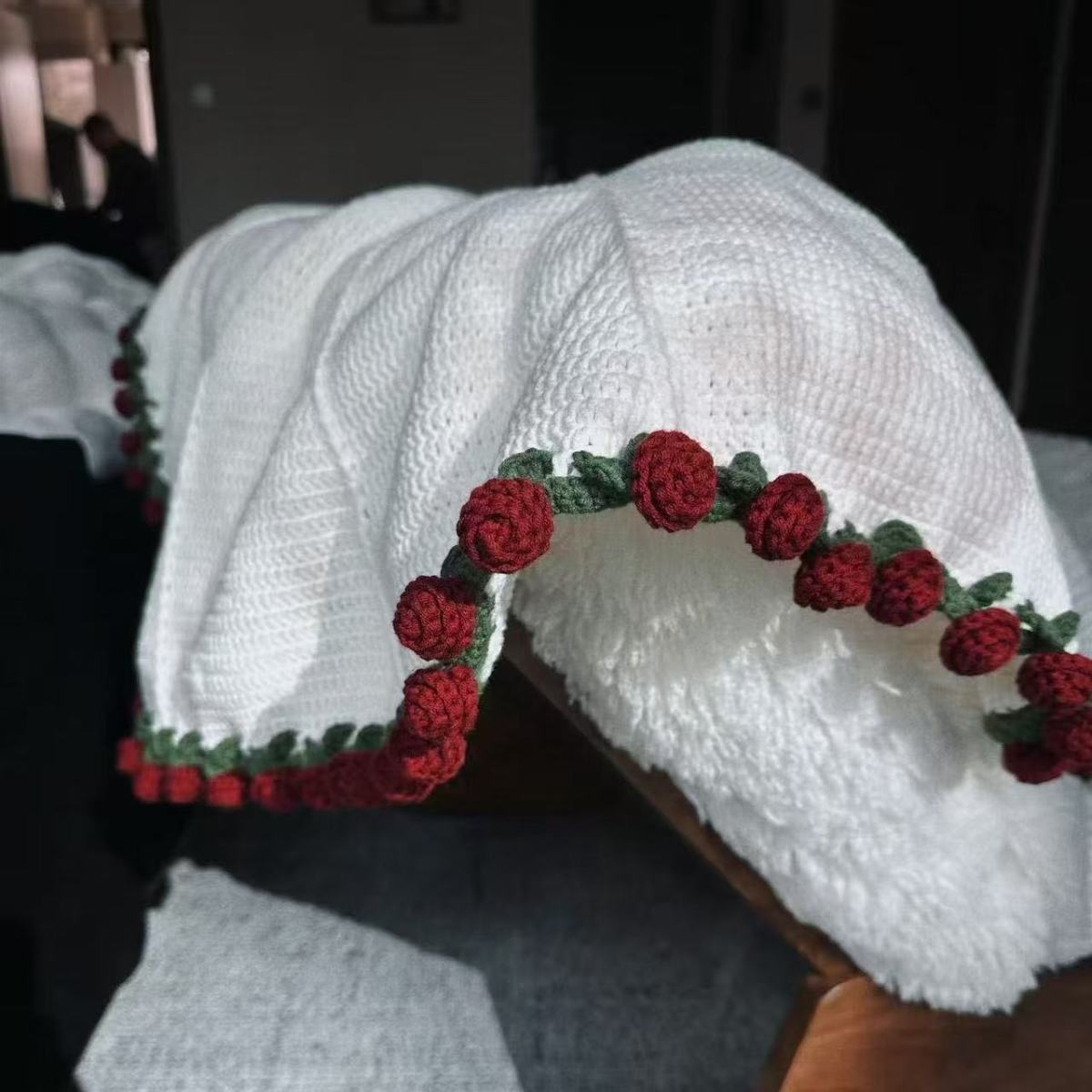Handmade Yarn DIY Bouquet Blanket Kit Crochet Lily of the Valley Rose Blanket Transform into Bouquet Creative Gift