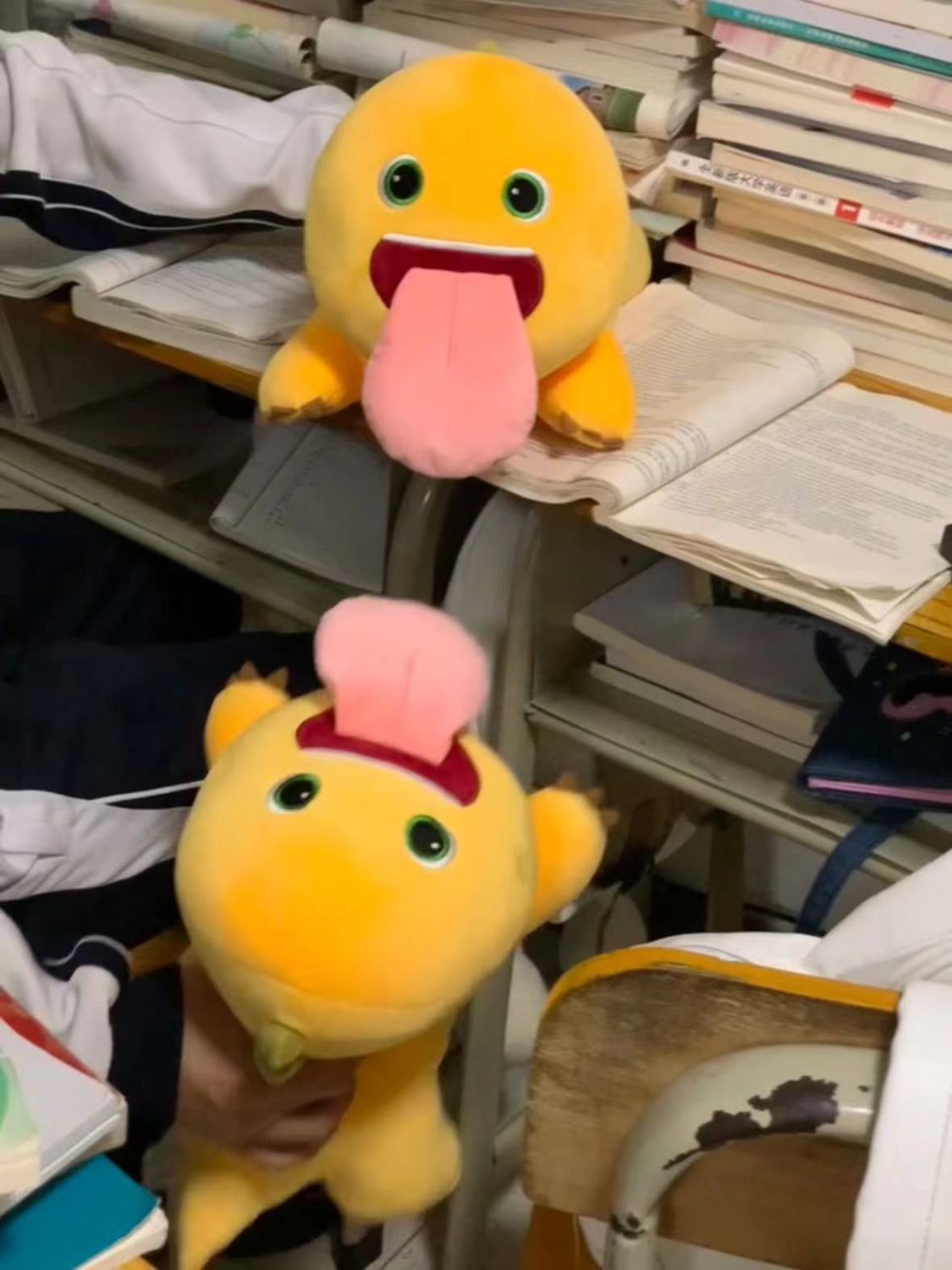 Boneka Naga Susu Ciuman Magnetik Tiktok Boneka Lidah Panjang Liontin Boneka Ciuman Lidah Hadiah Ulang Tahun Hari Valentine