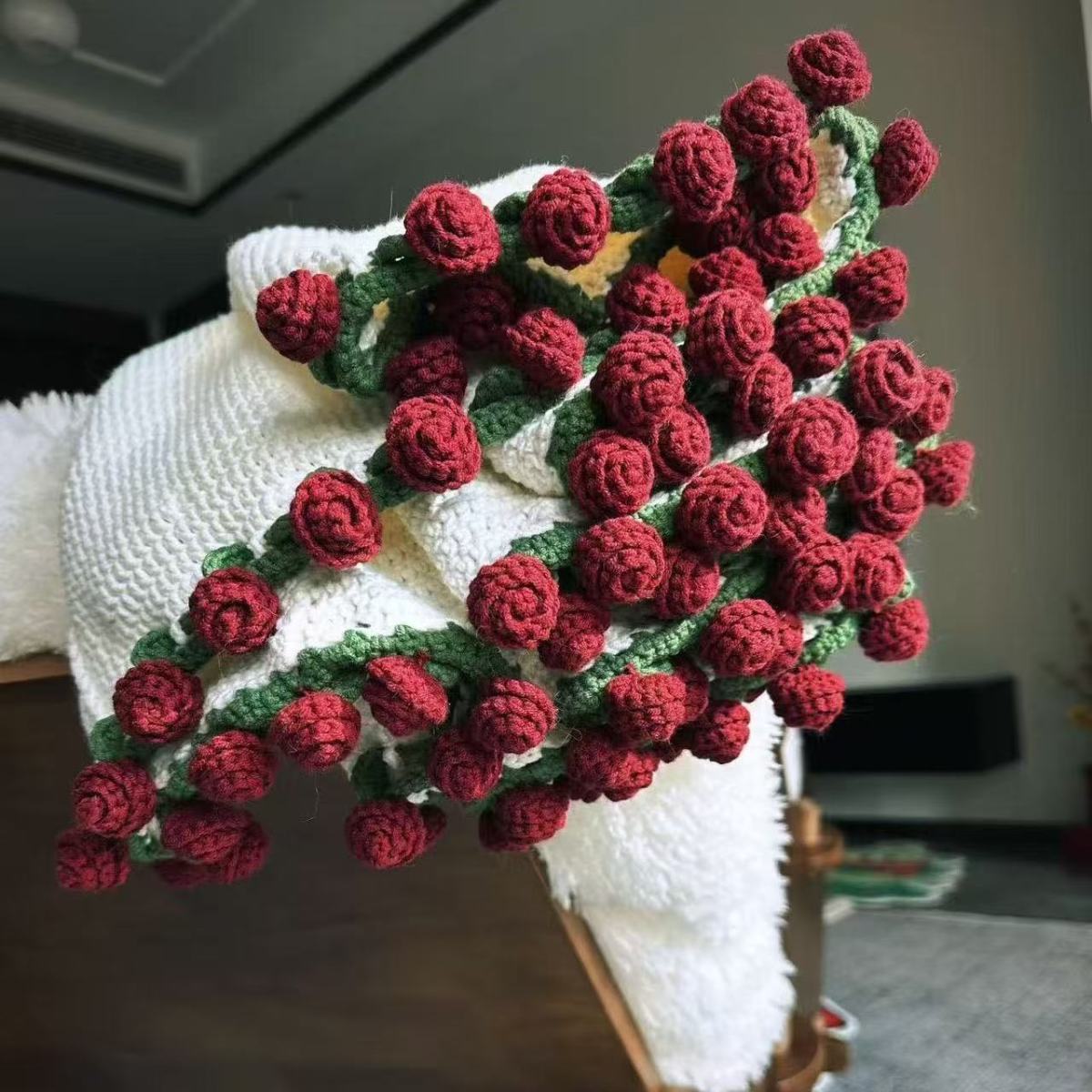 Handmade Yarn DIY Bouquet Blanket Kit Crochet Lily of the Valley Rose Blanket Transform into Bouquet Creative Gift