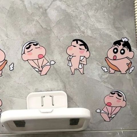Stiker Kartun Crayon Xiaoxin Stiker Dinding Kamar Mandi Happy Day Stiker Ubin Toilet Rumah Stiker Dinding Kamar Mandi Tahan Air