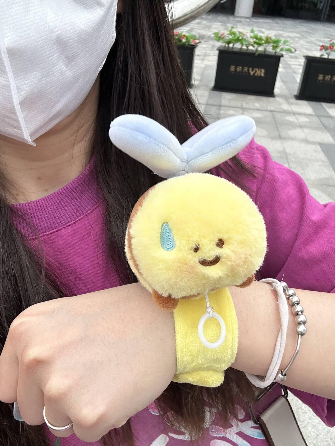 Little Bee snap ring cute plush toy pull string will move pat ring toy lie wrist doll student gift