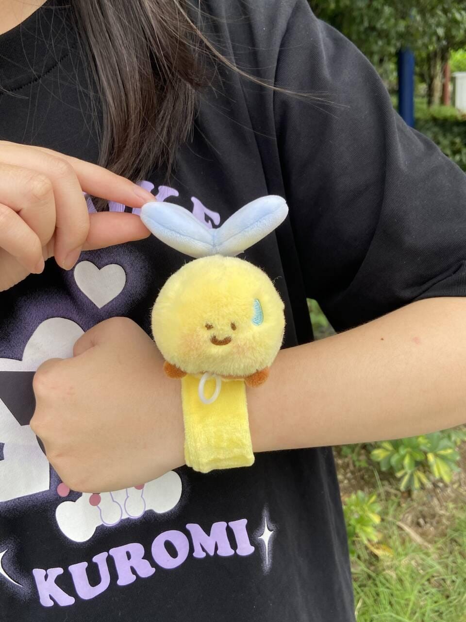 Little Bee snap ring cute plush toy pull string will move pat ring toy lie wrist doll student gift