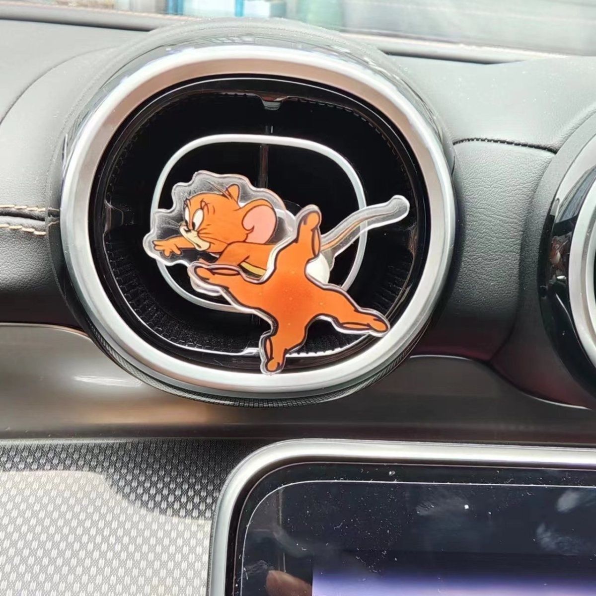 Running Cat and Mouse Car Decoration Air Outlet Tom Jerry Decoration Acrylic Cartoon New DIY