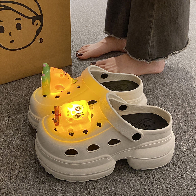 Panda Light Hole Shoes Women's Outdoor Wear 2024 New Spring and Summer Non-Slip Muffin Increased Closed Toe Slippers with Lights Women