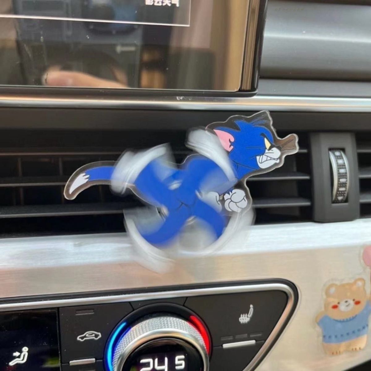 Running Cat and Mouse Car Decoration Air Outlet Tom Jerry Decoration Acrylic Cartoon New DIY